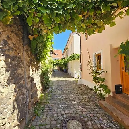 Semesterbostad Casa Ciconia - Ueber Den Daechern Der Altstadt *